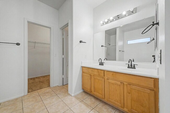 Building Photo - 16121 N 168th Ave