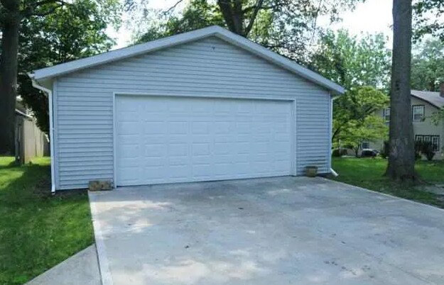 Building Photo - 1224 Woodlawn Dr