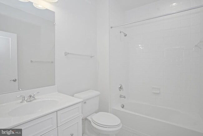 Building Photo - 44734 Roosevelt Sq