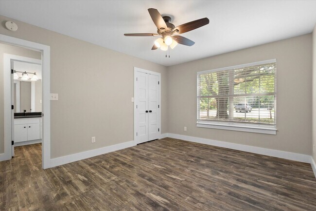 Building Photo - East Fairhope Full Brick