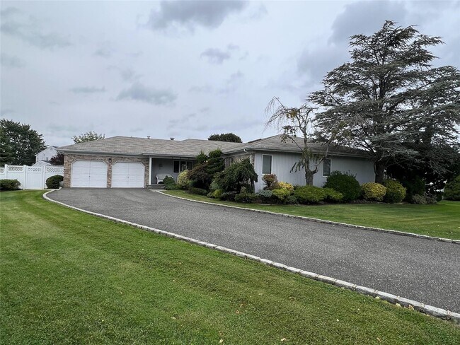 Primary Photo - 6 Seabreeze Ln.
