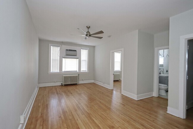 Building Photo - 189 Elm St