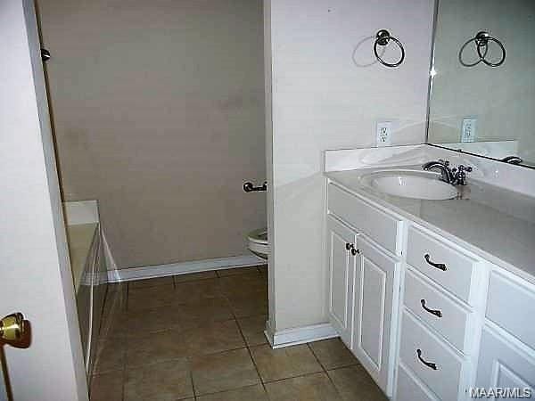Building Photo - 6646 Ridgeview Ln