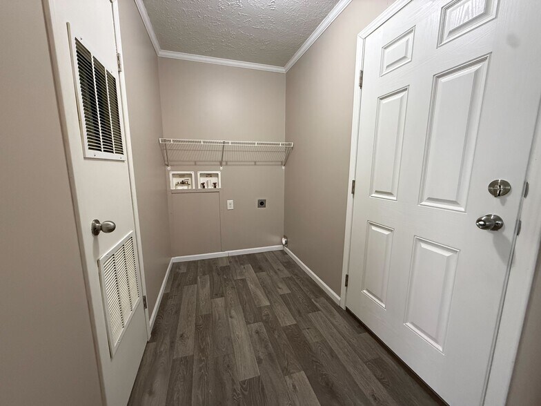 Building Photo - 71508 St Howard Ct