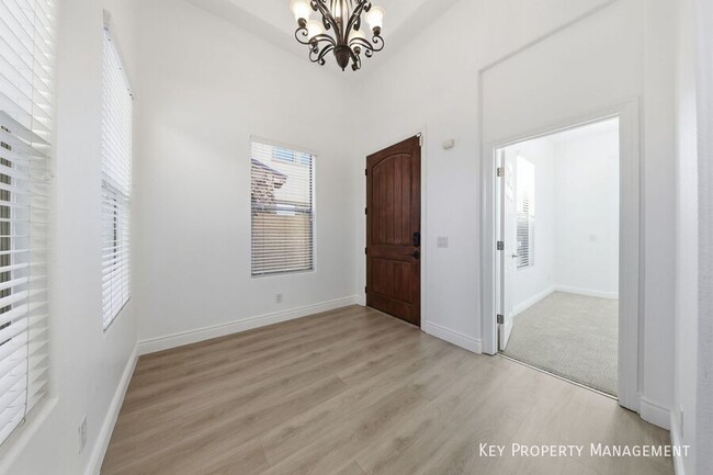 Building Photo - 956 Via Canale Dr