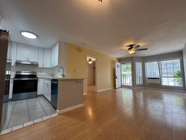 Building Photo - 545B Mananai Place Unit #28