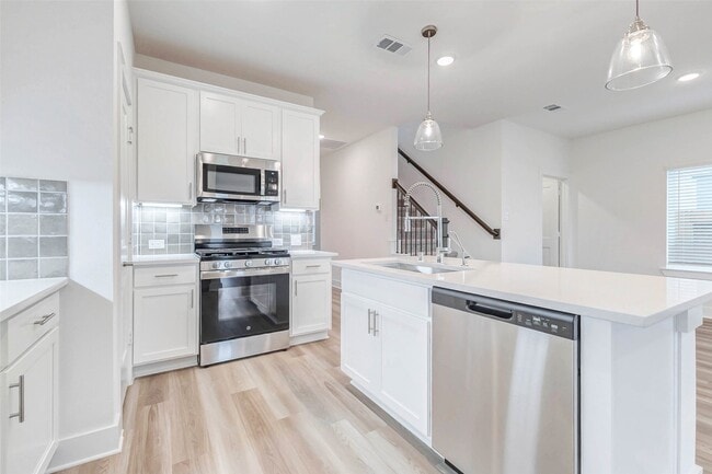Building Photo - 21734 Persian Lk Dr