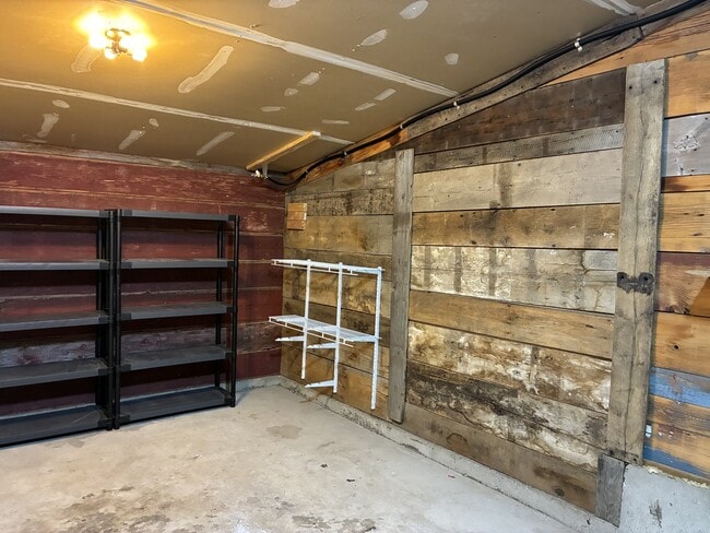 Building Photo - 600 Mayfair Dr