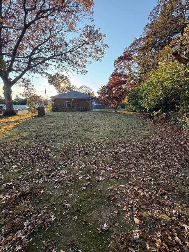 Building Photo - 301A Copiague Pl