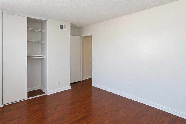 Building Photo - 1166 Minerva Ct