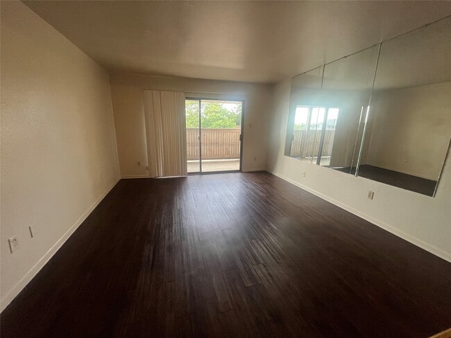 Building Photo - 8529 Hearth Dr