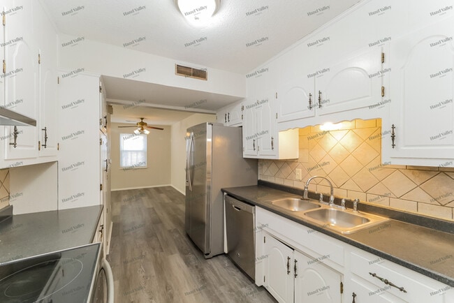 Building Photo - 11274 E 71st Terrace