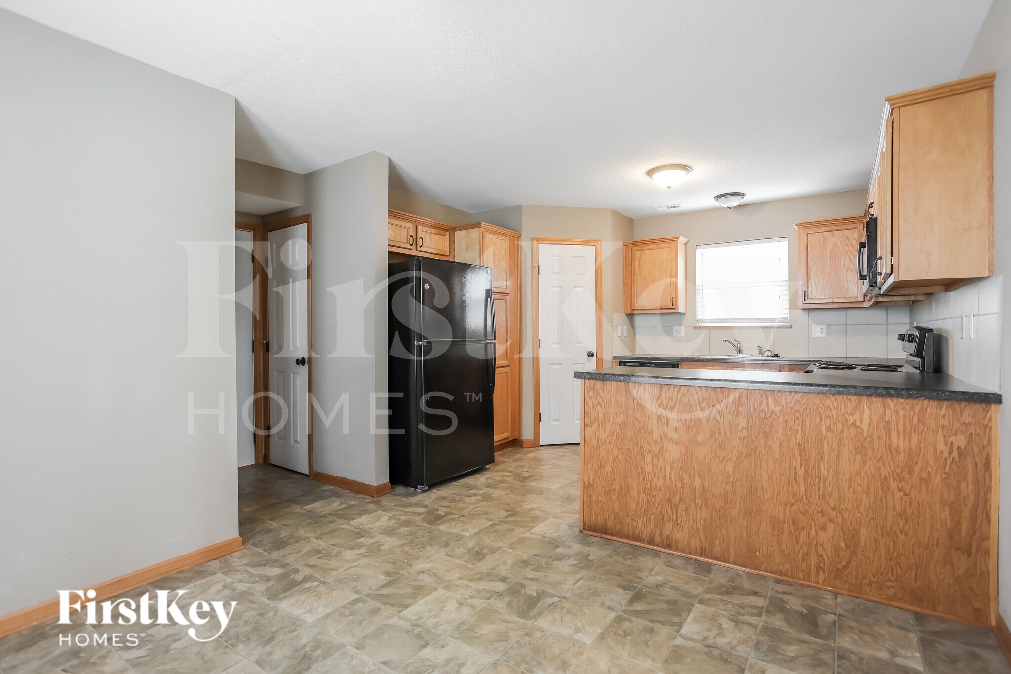 Building Photo - 316 NE Coldwater Creek Dr