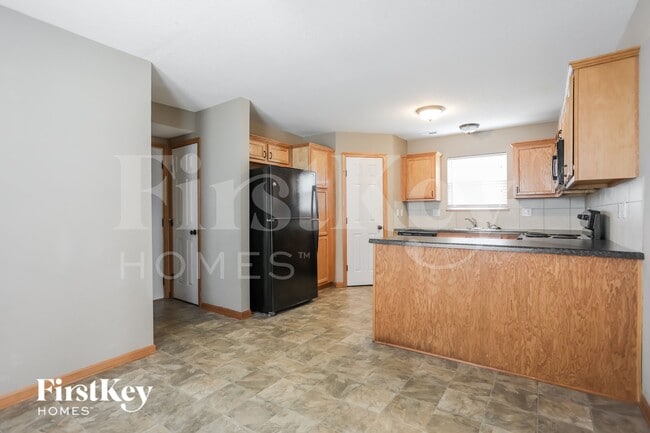 Building Photo - 316 NE Coldwater Creek Dr