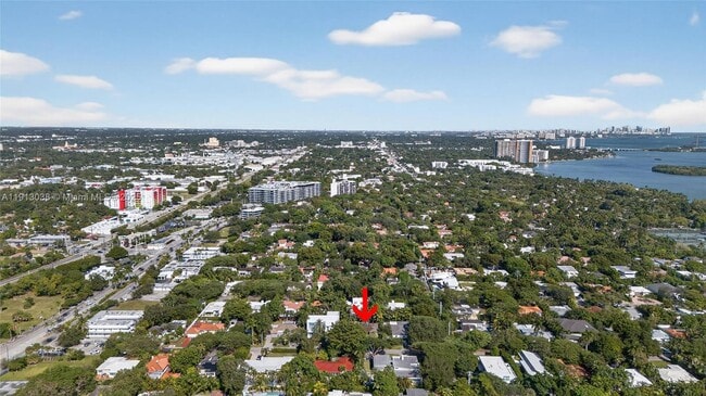 Building Photo - 465 NE 52nd St