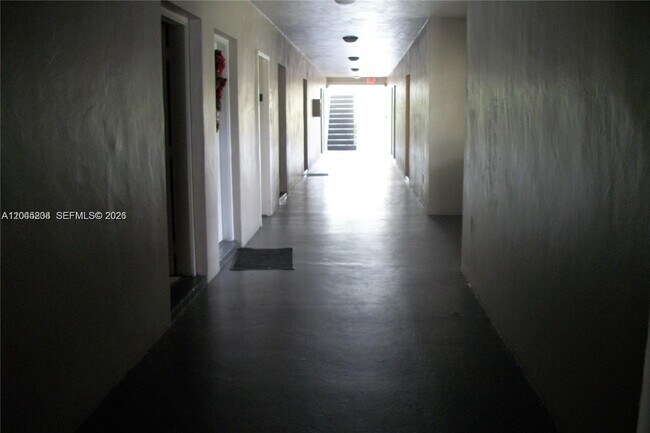 Building Photo - 13900 Lake Placid Ct