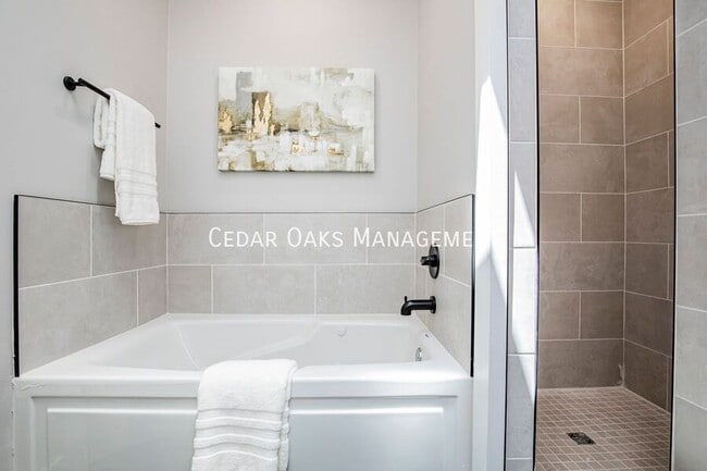 Building Photo - 118 E Mountain St