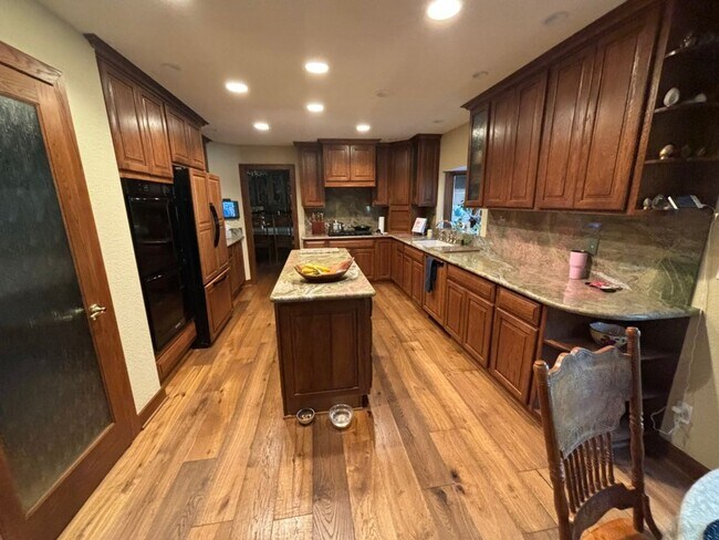 Building Photo - 973 Sand Iron Dr