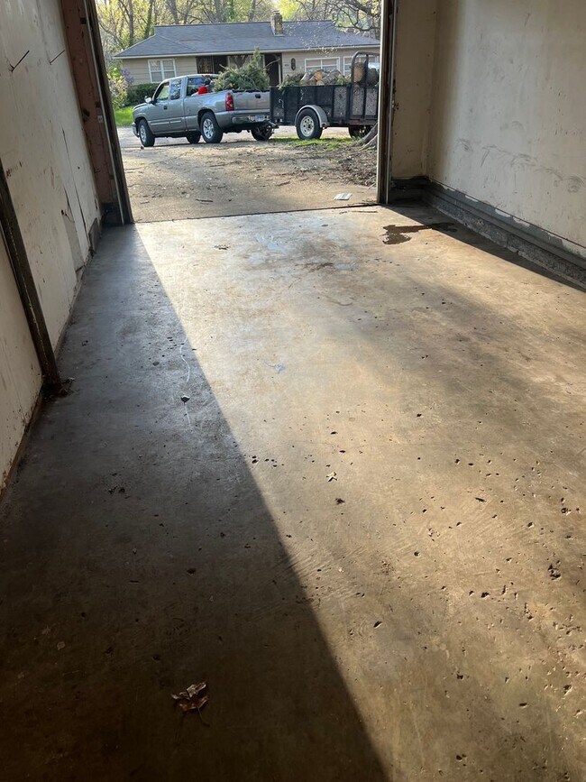 Building Photo - 3 Bedroom 1 Bath Home For Rent