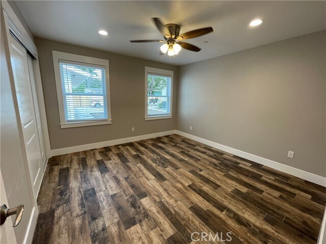 Building Photo - 562 E Van Bibber Ave