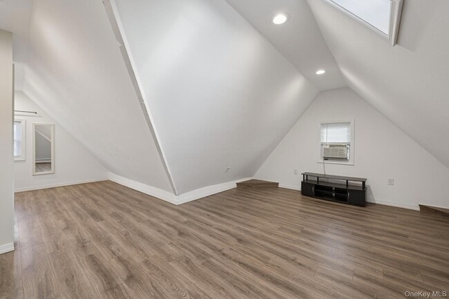 Building Photo - 264 S Ocean Ave