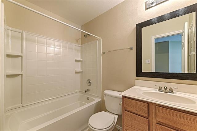 Building Photo - 9876 Fleetwood Dr