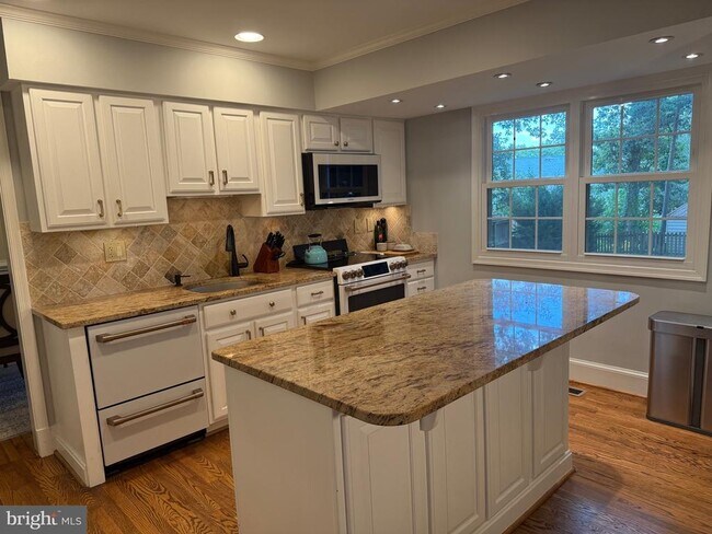 Building Photo - 6203 Franconia Forest Ct