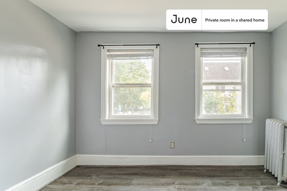 Building Photo - Room in Shared 3 bed/1.5 bath home