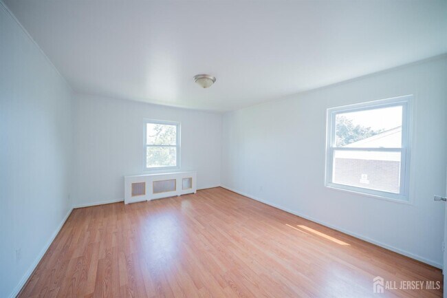Building Photo - 44 B Garfield Park