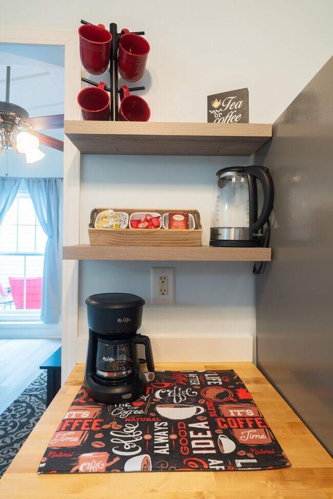 Building Photo - 4010 Laurel St