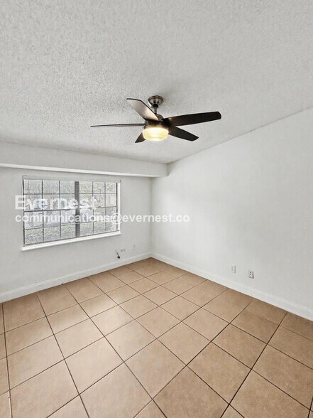 Building Photo - 3436 Sunrise Villas Ct N