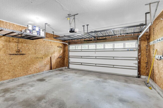 Building Photo - Coastal Convenience in the Heart of Mount Pleasant