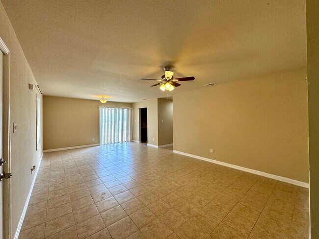 Building Photo - 203 Kennedy Dr