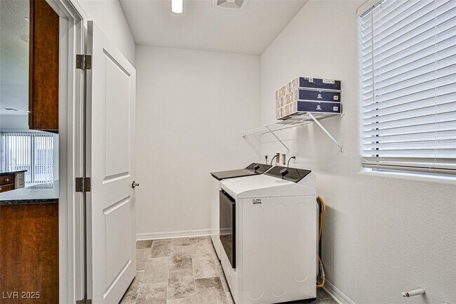 Building Photo - 7412 Legacy Pt St