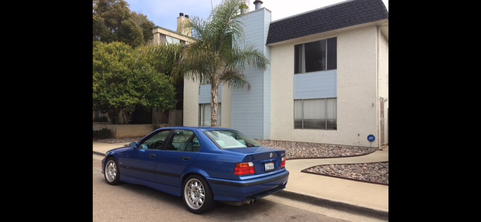 Building Photo - 273 Date Ave