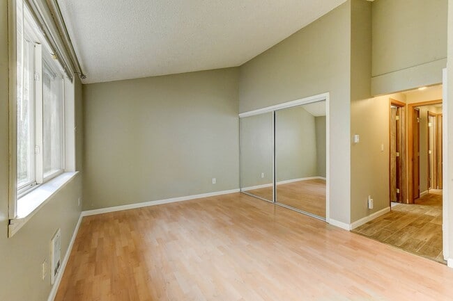 Building Photo - ”Water/Sewer/Trash and parking included in rent!