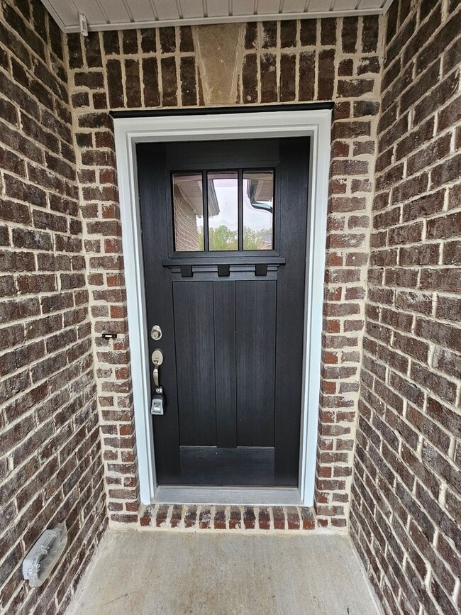 Building Photo - LUXURY 3 BEDROOM RANCH STYLE HOME IN SCENIC FOX RUN