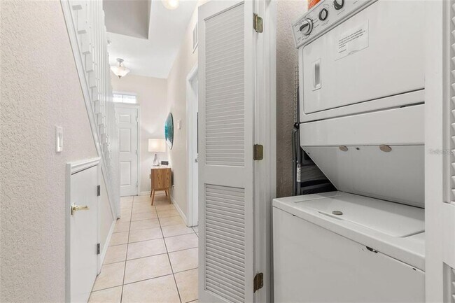 Building Photo - 2379 Caravelle Cir