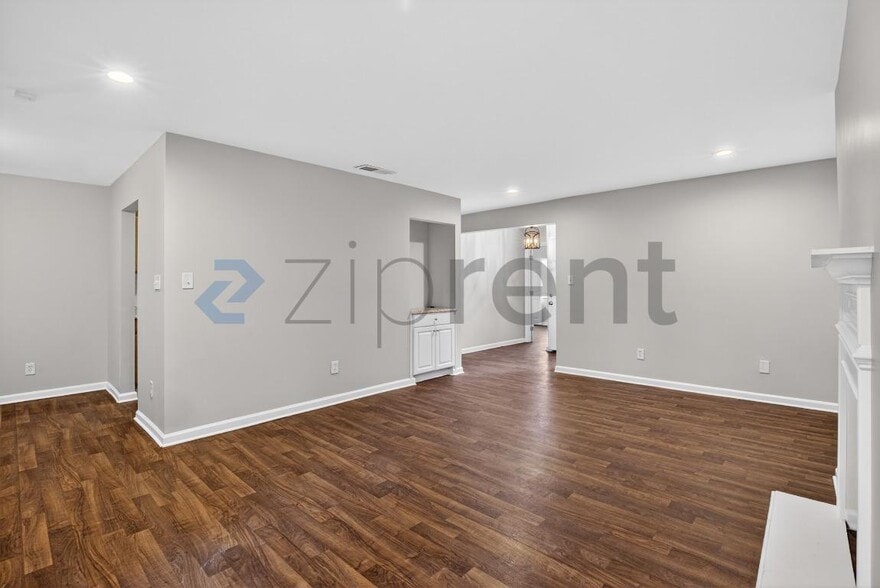 Building Photo - 3575 Oakvale Rd