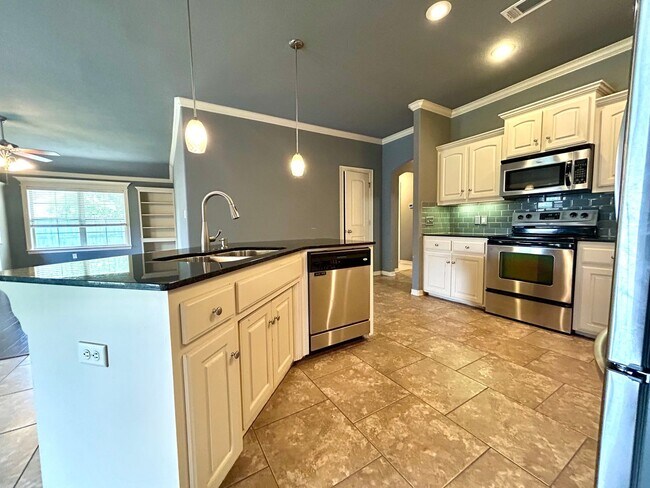 Building Photo - Stunning West Fayetteville Single Family Home