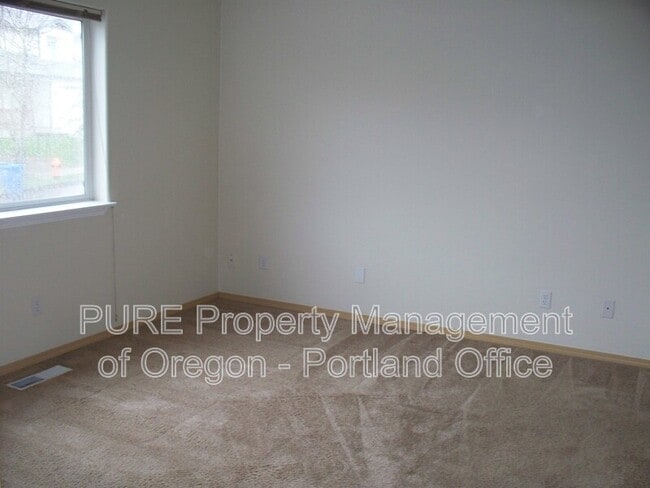 Building Photo - 3633 NE 158th Ave