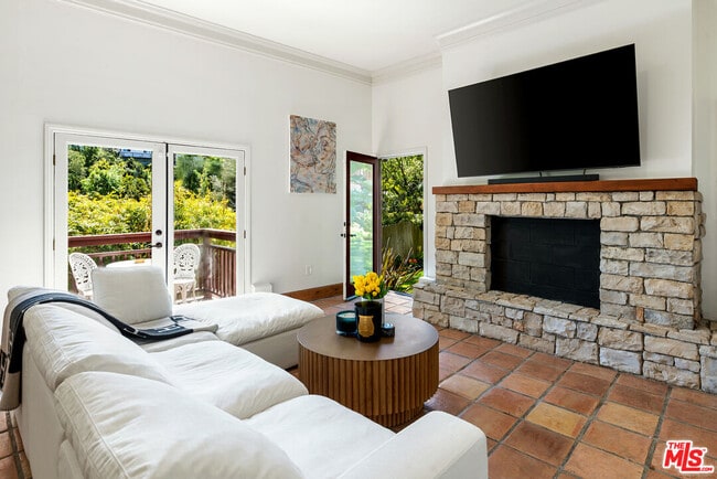 Building Photo - 2251 Sunset Heights Dr