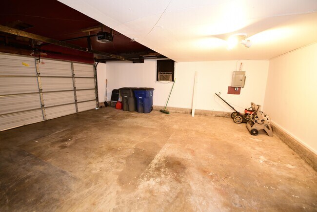 Building Photo - 477 S Norwood Ave