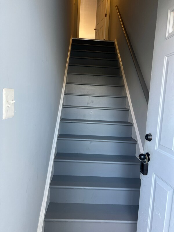 Building Photo - 804 Woodchip Rd