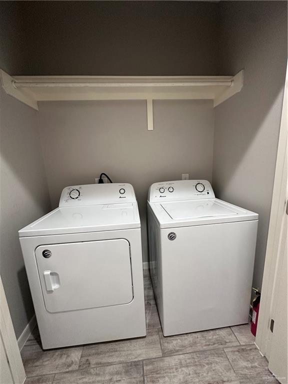 Building Photo - 12 W Primrose Ave