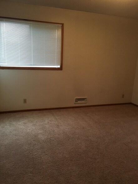 Bedroom2 - 322 3rd Ave SE