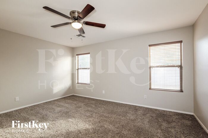Building Photo - 15843 W Crocus Dr