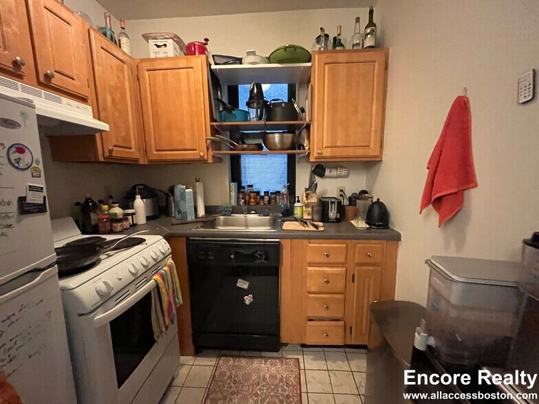 Building Photo - 16 Aberdeen St