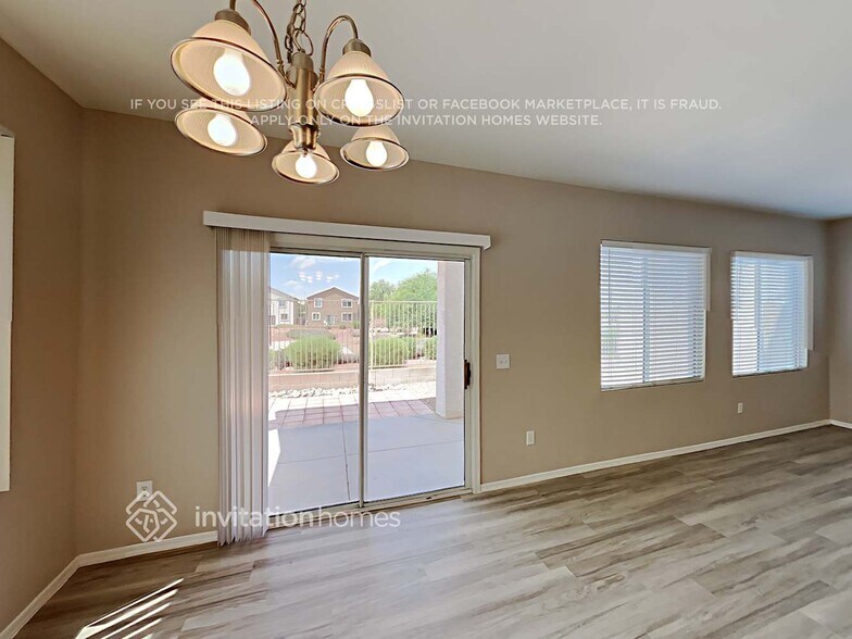Building Photo - 1204 S 120th Ln