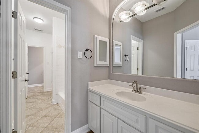 Building Photo - 12004 Mira Mesa Dr